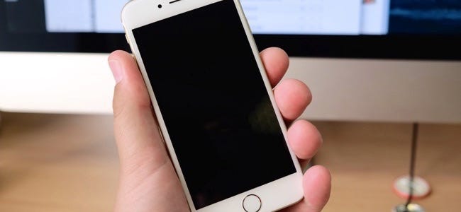 Phải làm gì khi iPhone hoặc iPad của bạn không bật